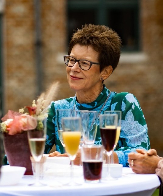 Een profielfoto van de Architect Hilde Vanuytrecht